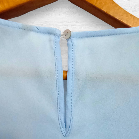 Zac & Rachel Woman Chambray Blue Crochet Detail Sleeveless Sheer Top Size 2X NEW - Picture 7 of 7